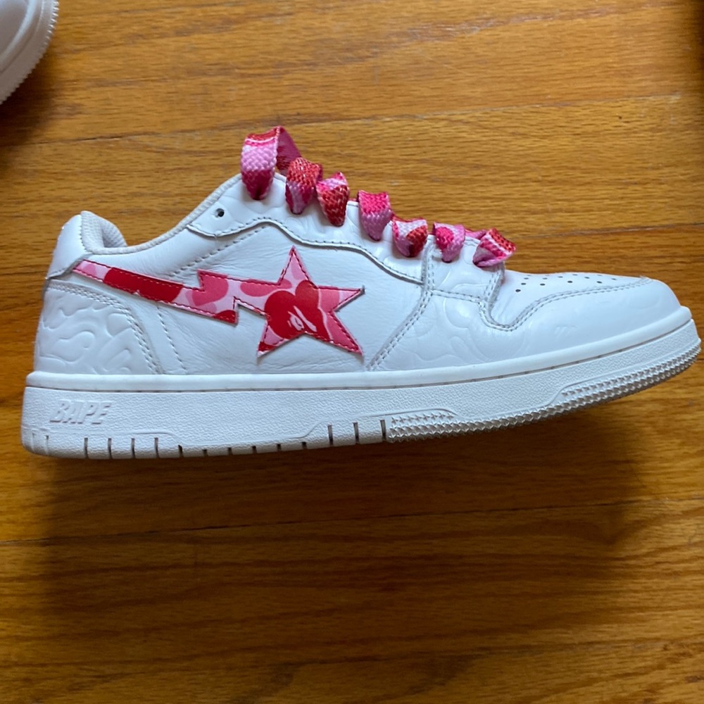 Pink and White Bapestas